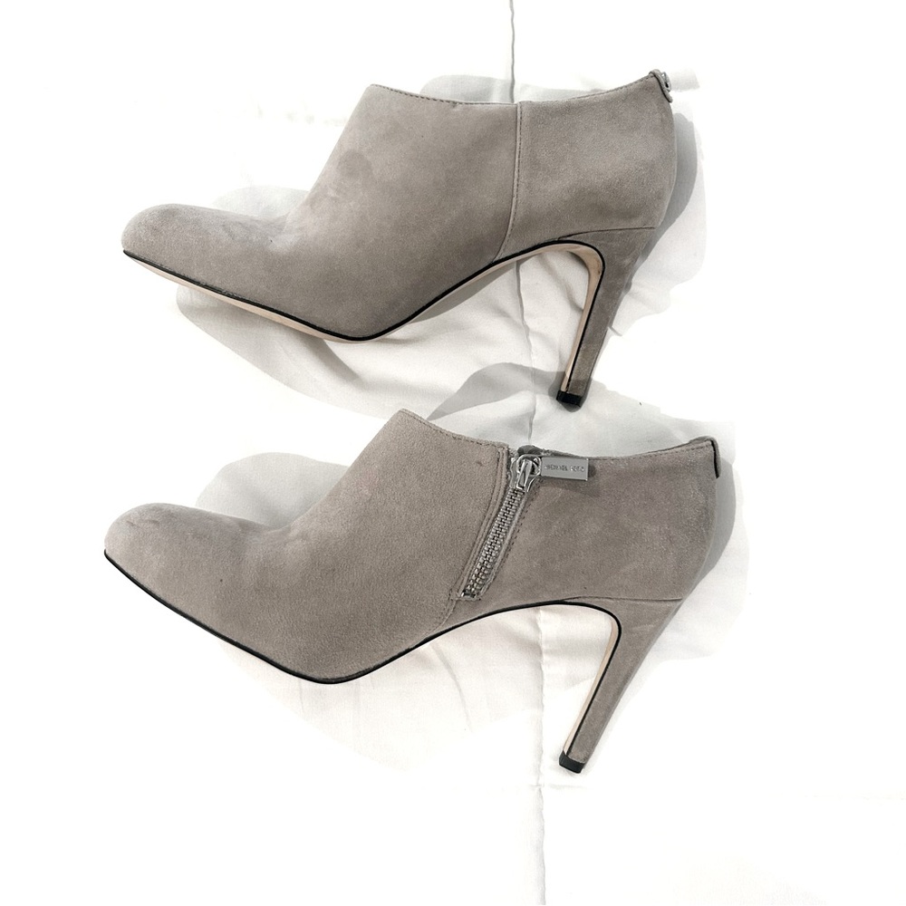 Michael Kors ankle high heel boot size 8